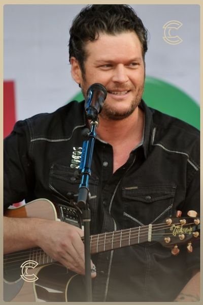 who is blake shelton?